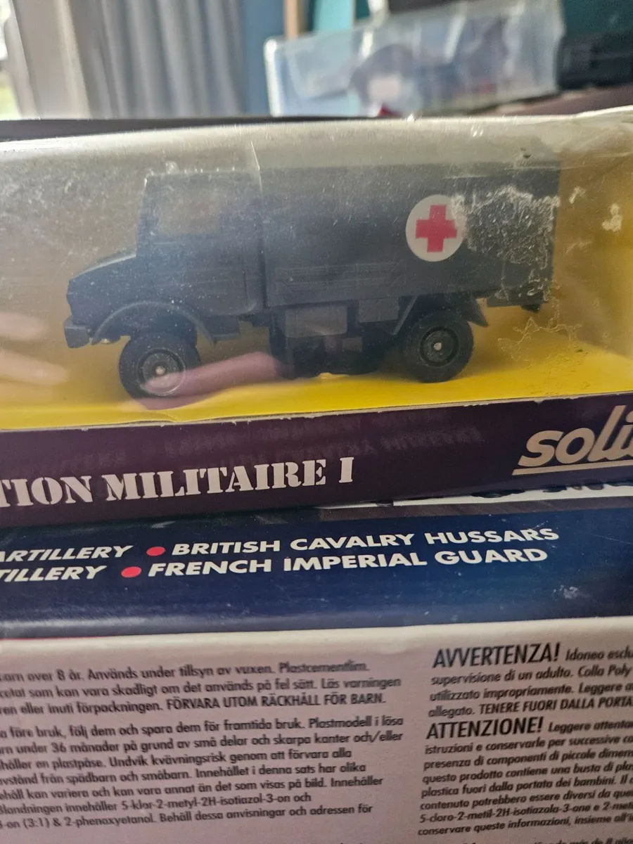 Corgi Solido Unimog Army Ambulance - Image 2