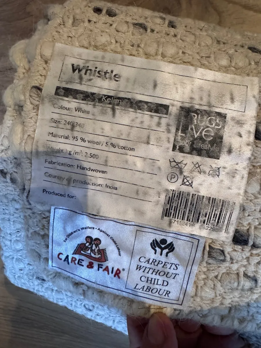 Large Handwoven Wool Rug – 240 x 340 cm - Image 4