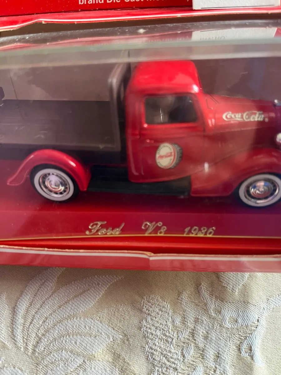 Vintage Coca Cola Ford V8 Flatbed truck - Image 3