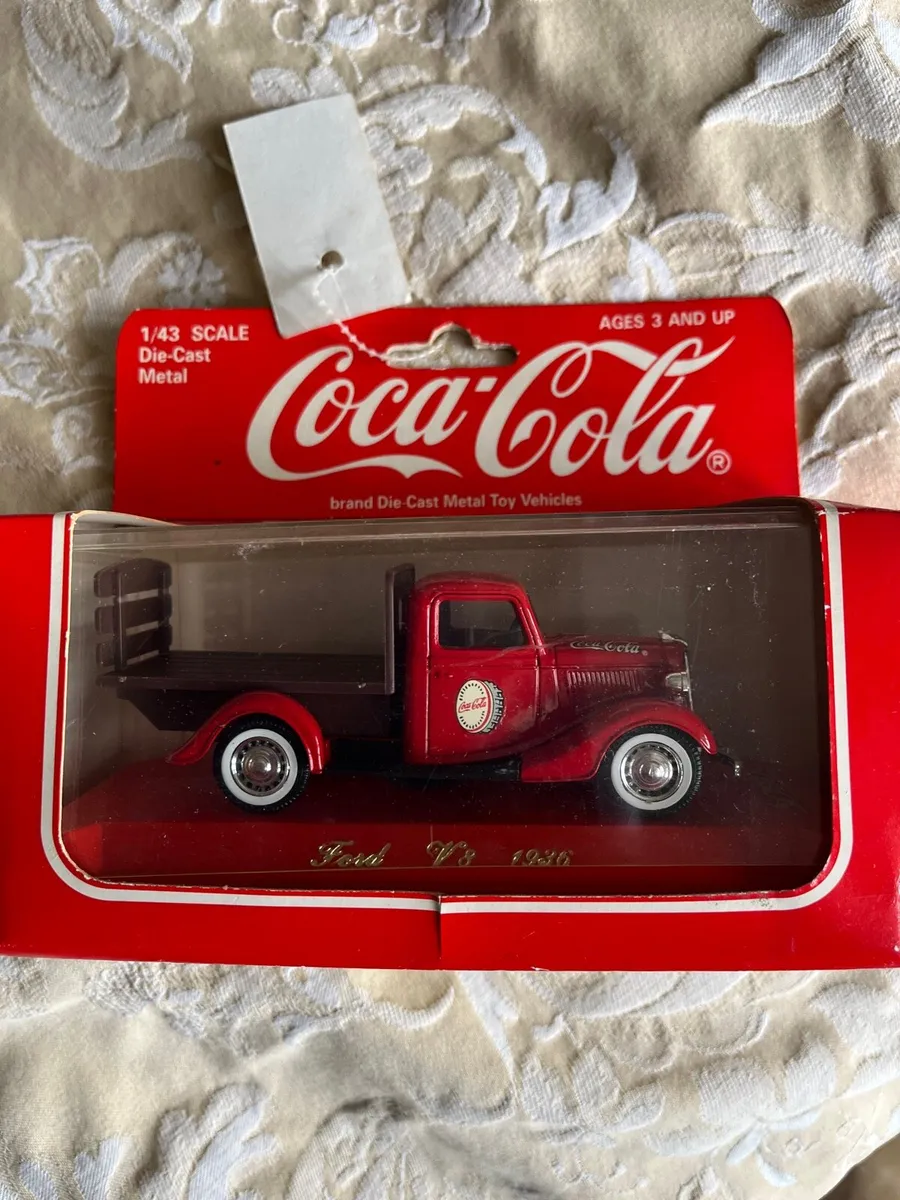 Vintage Coca Cola Ford V8 Flatbed truck - Image 1