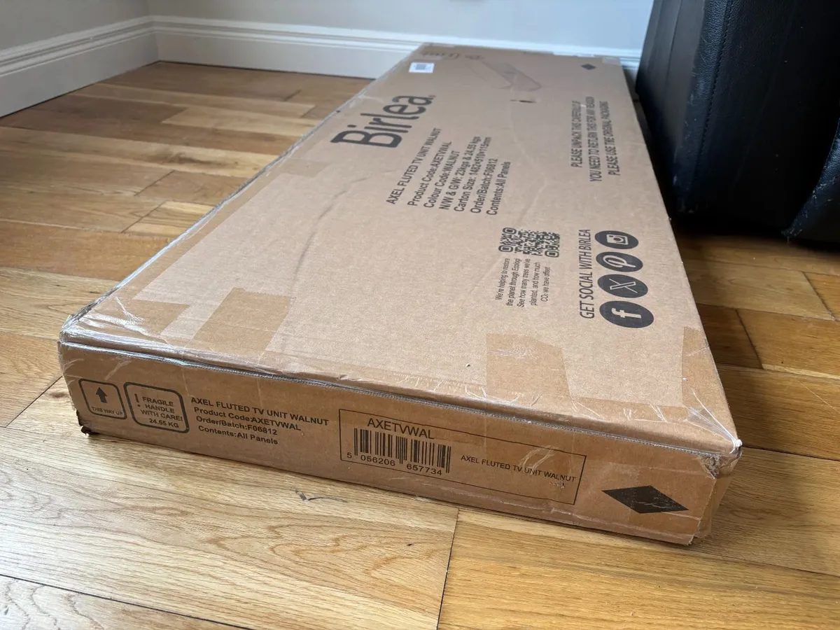 TV Cabinet / 152cm / Walnut / Boxed - Image 3