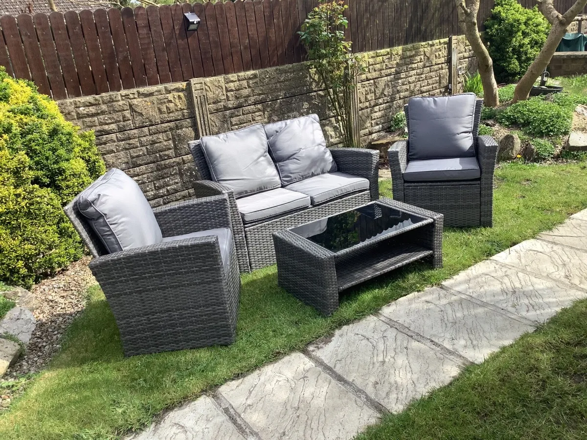Garden furniture - Image 1