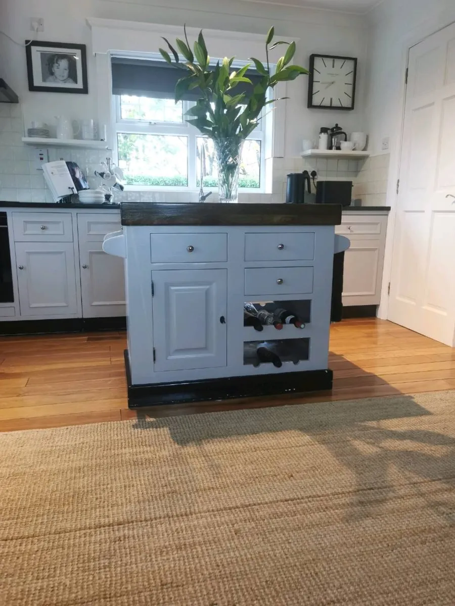 Kitchen Island - Image 3