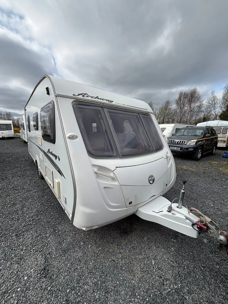 Swift Archway 4 Berth Fixed Bed Caravan - Image 2
