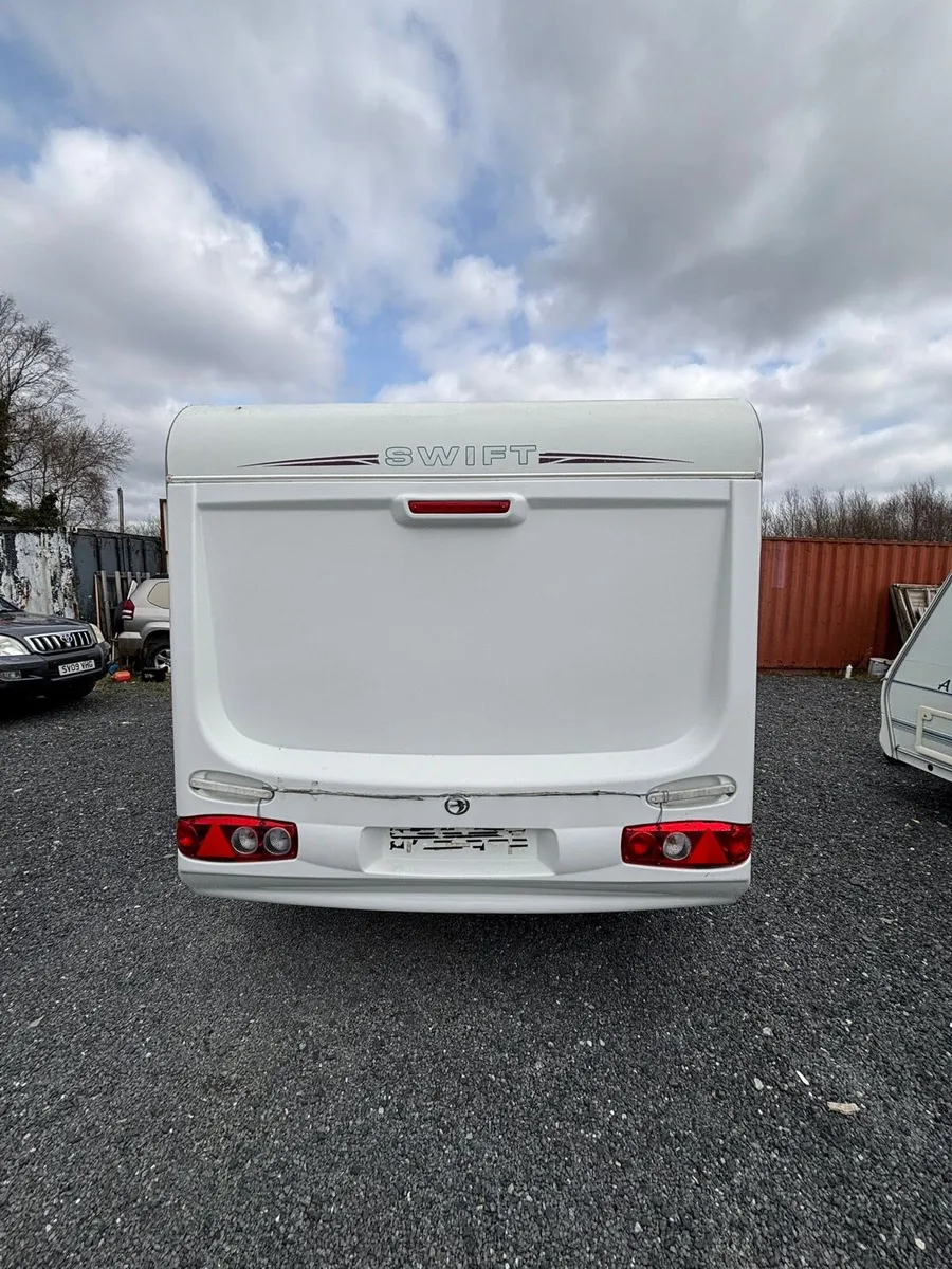 Swift Archway 4 Berth Fixed Bed Caravan - Image 3