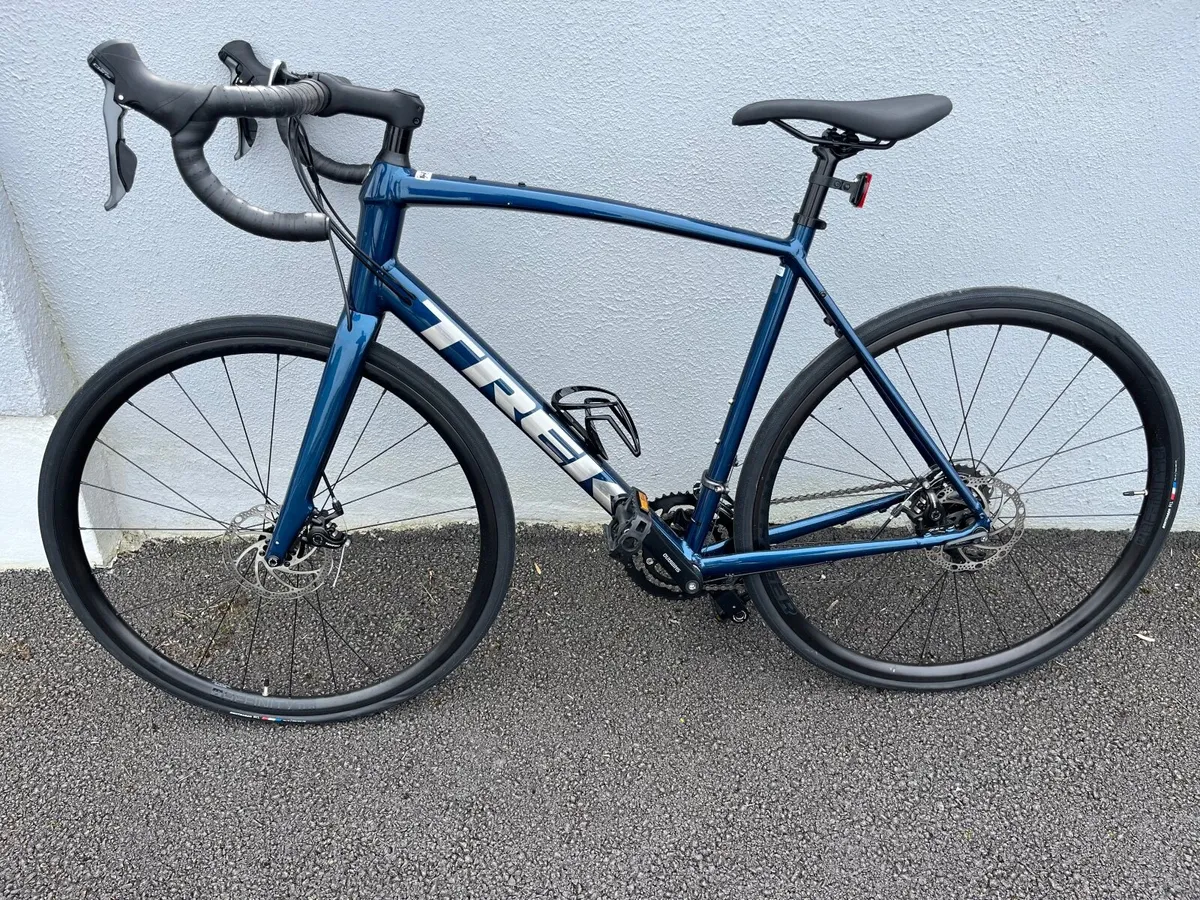Trek Domane Men’s Road Bike - Image 1