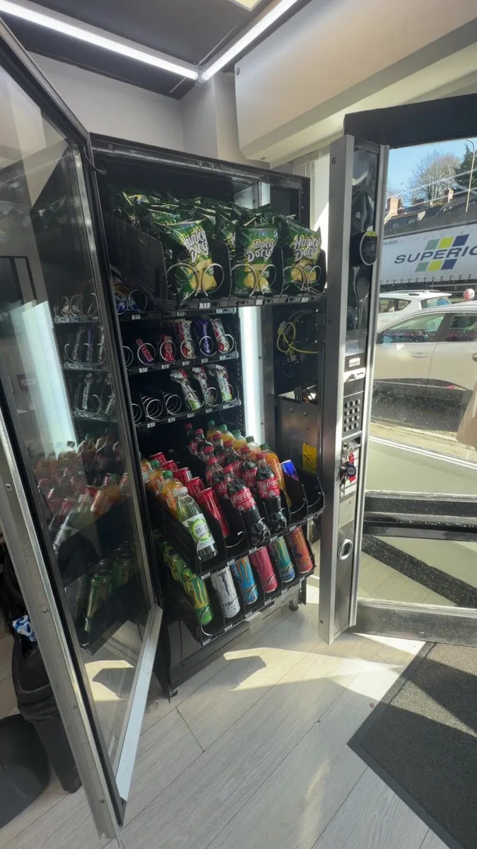 SNACKY MAX VENDING MACHINE - Image 2