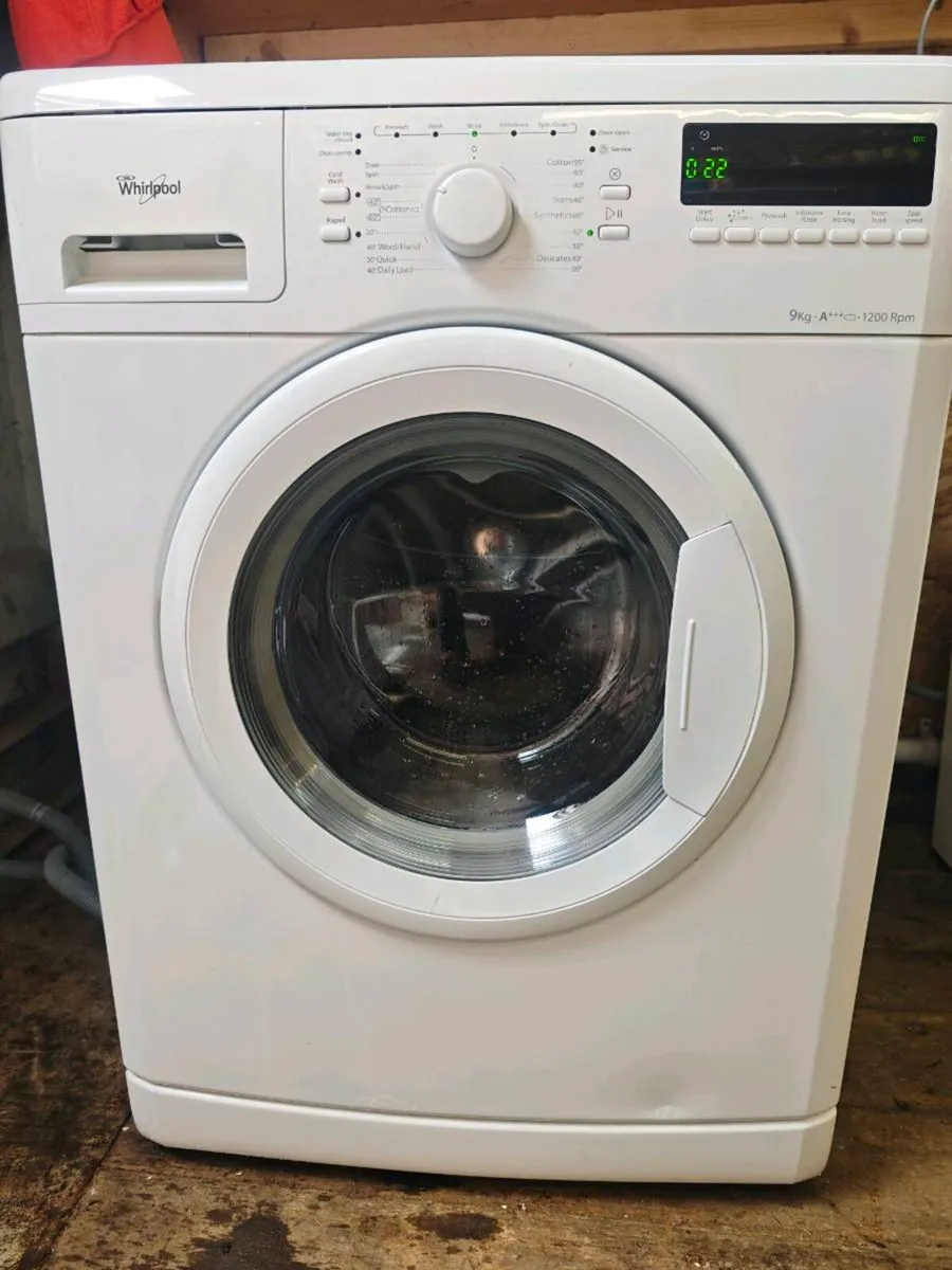 Whirlpool washing machine 9kg - Image 1