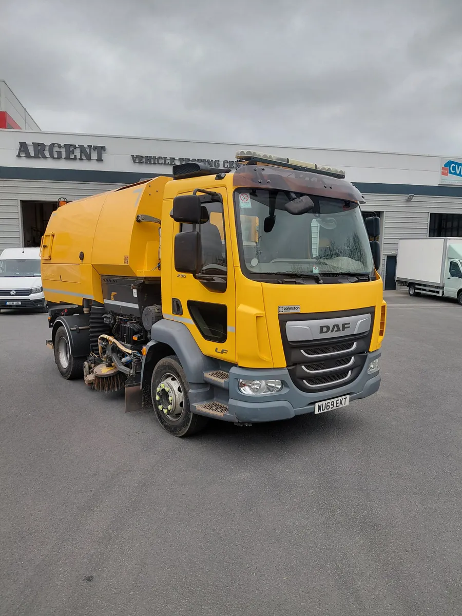 DAF LF230 JOHNSTON SWEEPER - Image 1