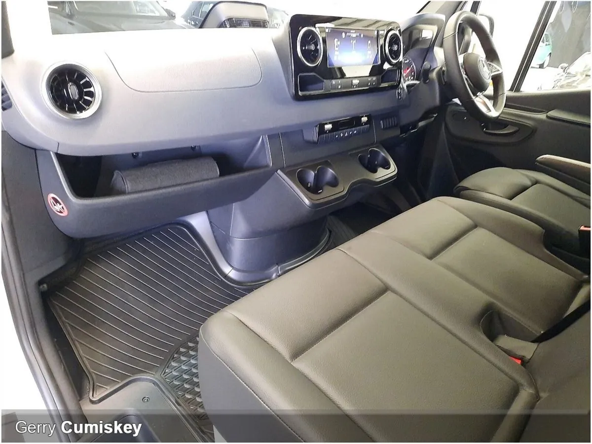 Mercedes-Benz Sprinter 319/36 | Low Roof | SELECT - Image 4