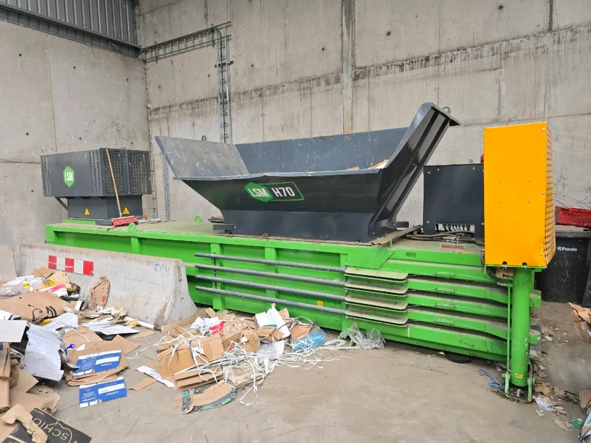LSM semi automatic baler - Image 1