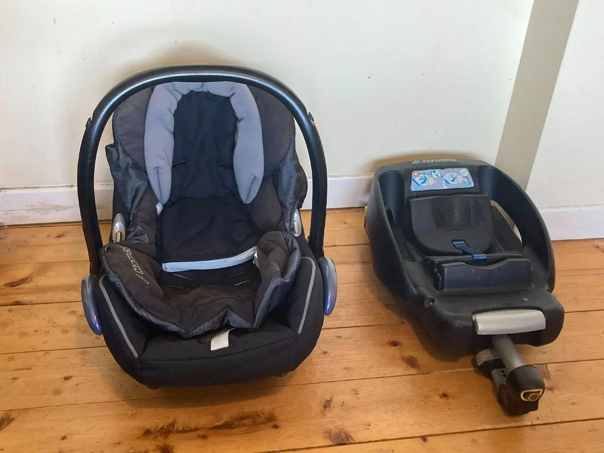Maxi-Cosi CabrioFix Infant Car Seat + EasyFix Base - Image 1
