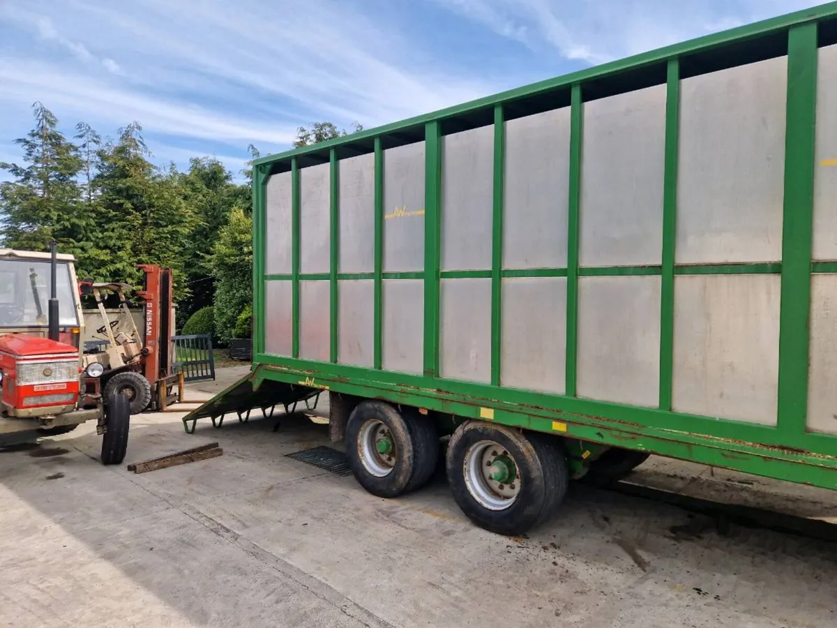 24 Foot AW Cattle Trailer - Image 4