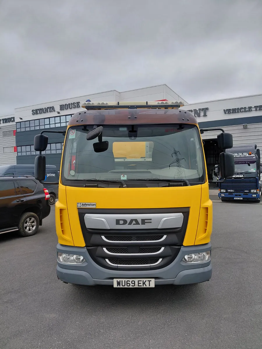 DAF LF230 JOHNSTON SWEEPER - Image 3