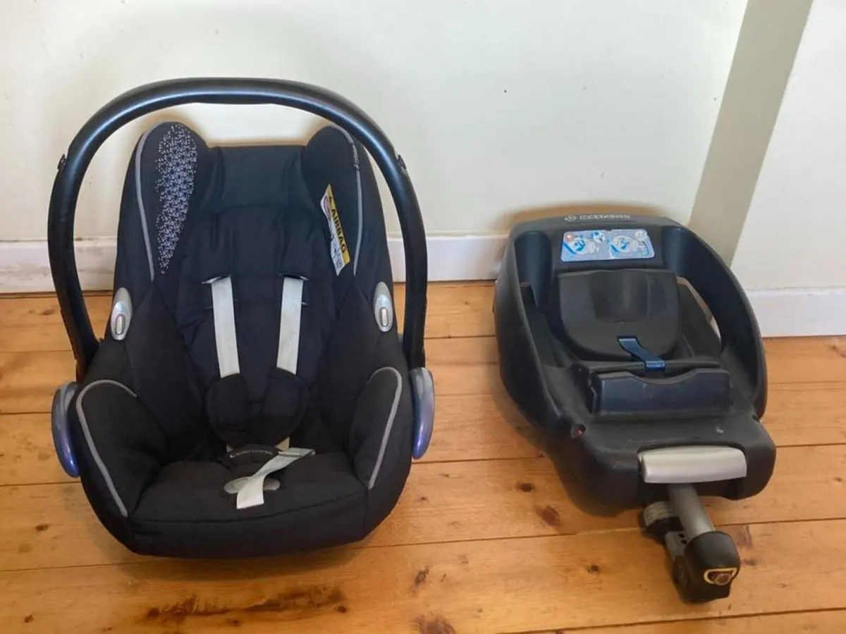 Maxi-Cosi CabrioFix Infant Car Seat + EasyFix Base - Image 2