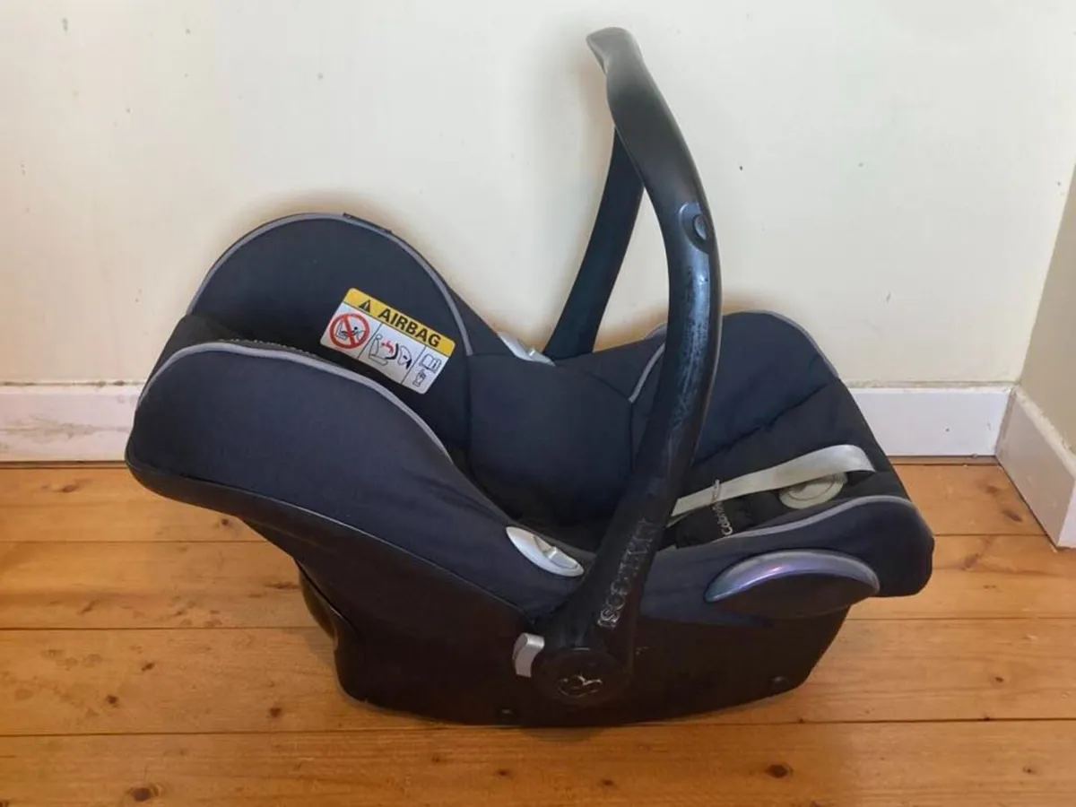 Maxi-Cosi CabrioFix Infant Car Seat + EasyFix Base - Image 3