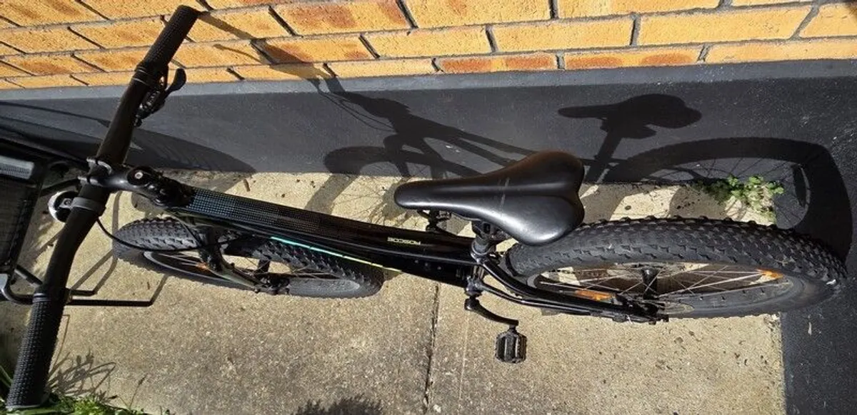 Trek Roscoe 24 Kids Mountain Bike in Black - Image 3