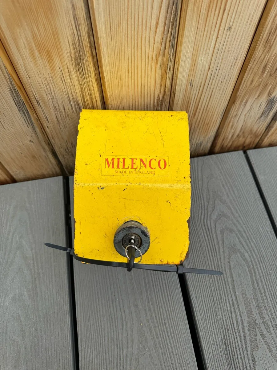 Milenco Alko AKS Caravan Hitchlock - Image 1