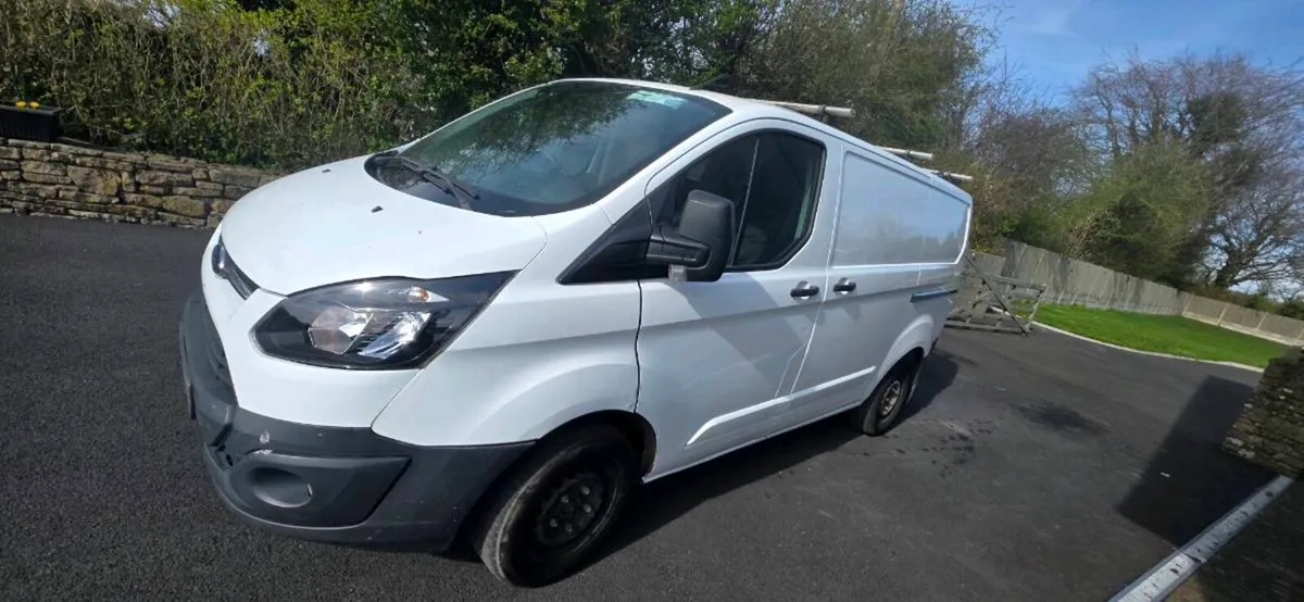 **FORD TRANSIT CUSTOM NO VAT** - Image 1
