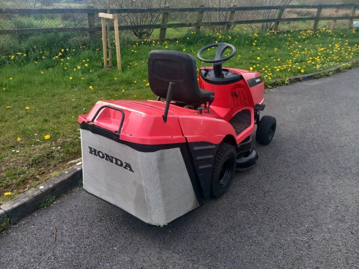 Ride on lawnmower - Image 3