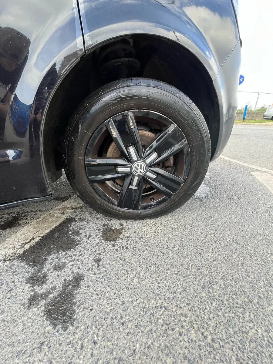 Vw alloys and seat covers - Image 1