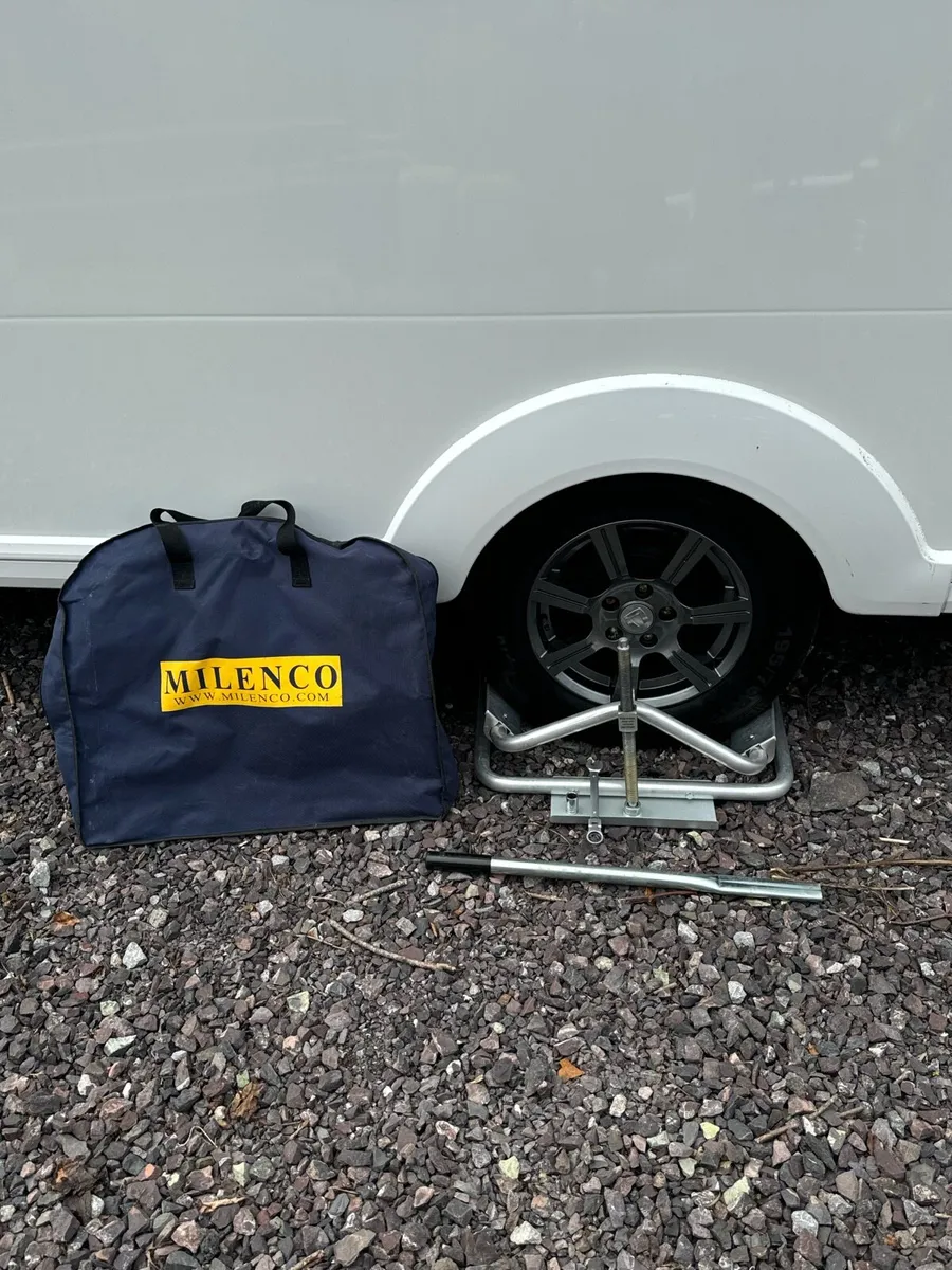 Milenco aluminium caravan leveller - Image 3