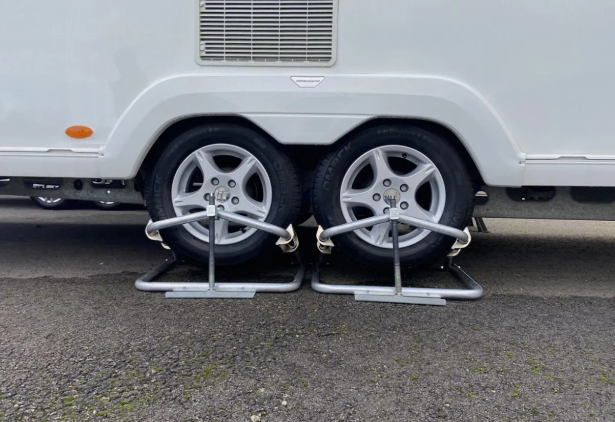 Milenco aluminium caravan leveller - Image 4