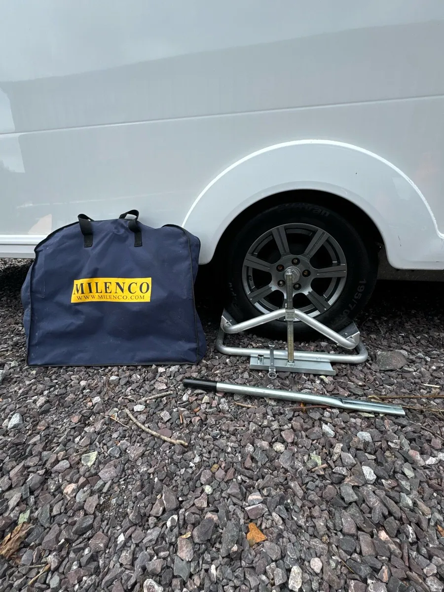 Milenco aluminium caravan leveller - Image 1