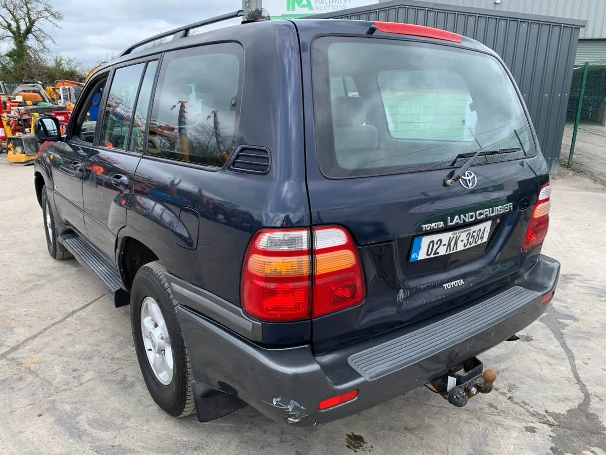 UNRESERVED 2002 TOYOTA LANDCRUISER 3.2L FOR AUCT - Image 3