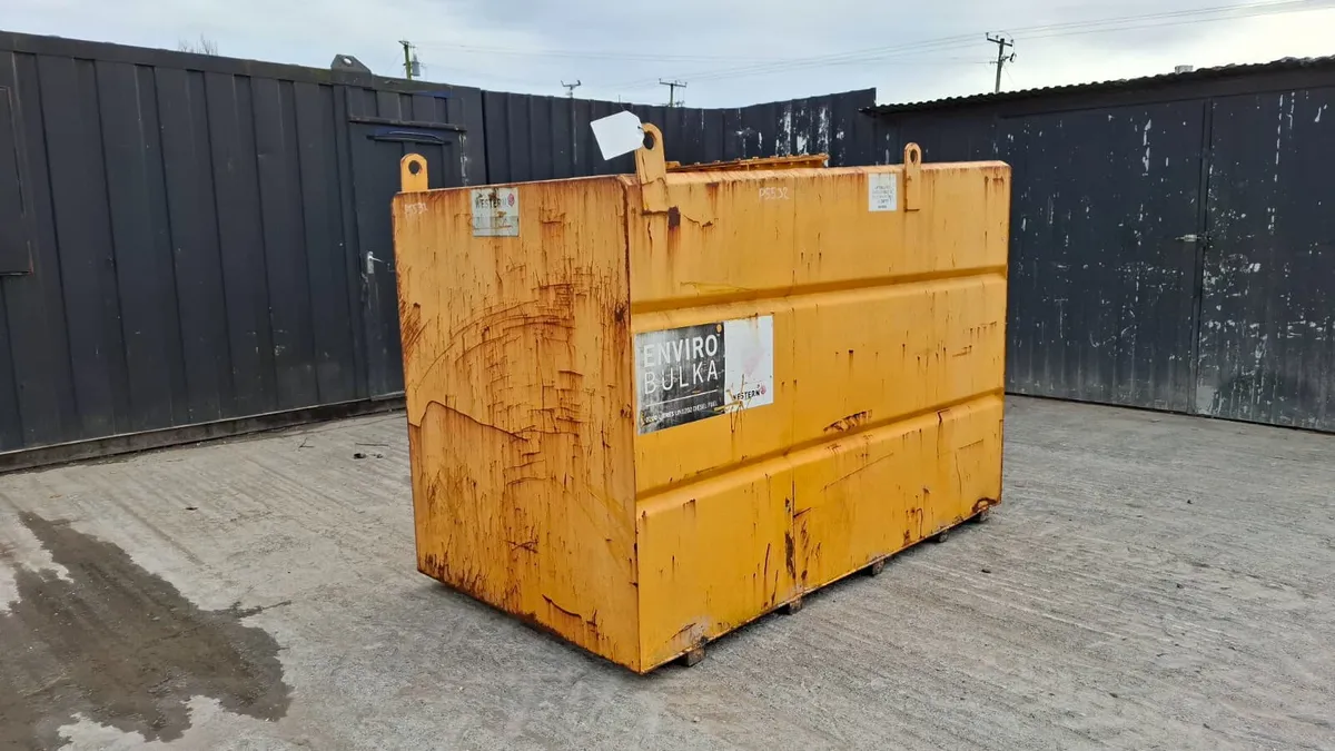 Western 2200L Bunded Diesel Bowser – Manual Pump - Image 1