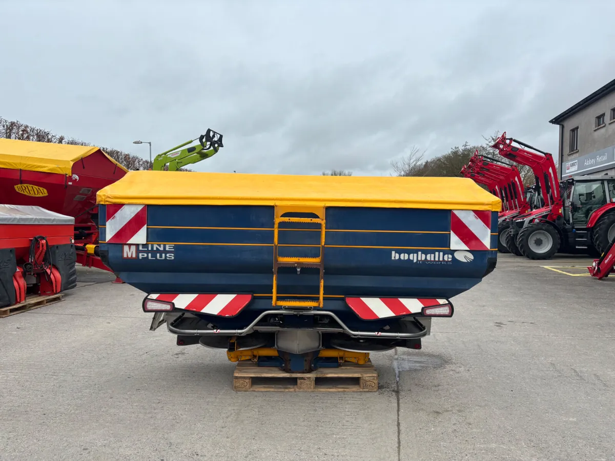 Bogballe M35W Fertilizer Spreader - Image 2
