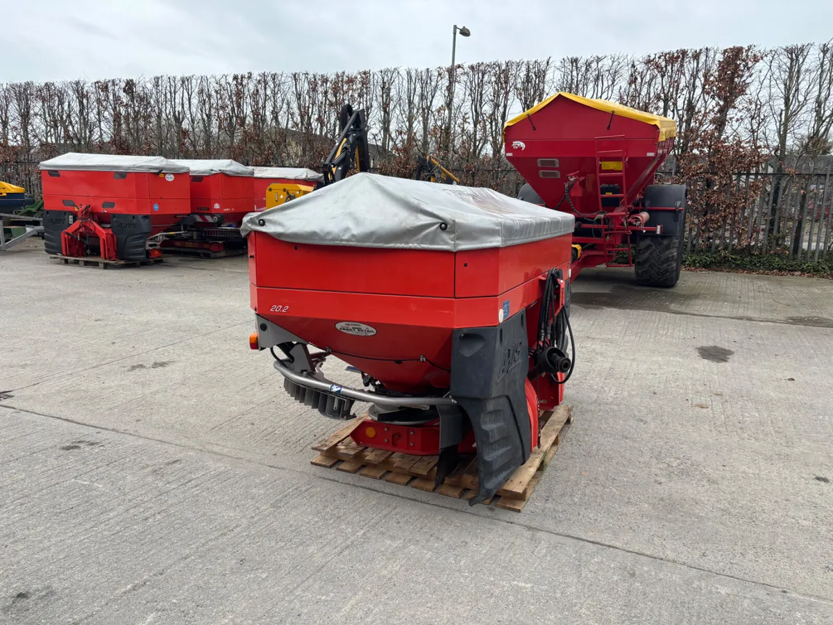 Rauch Axis M 20.2 Fertilizer Spreader - Image 3