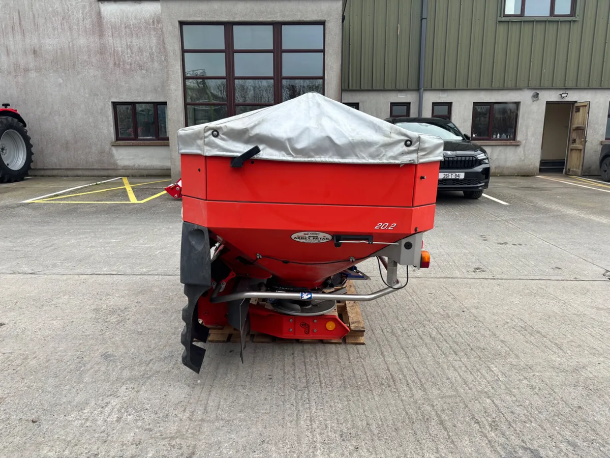 Rauch Axis M 20.2 Fertilizer Spreader - Image 4