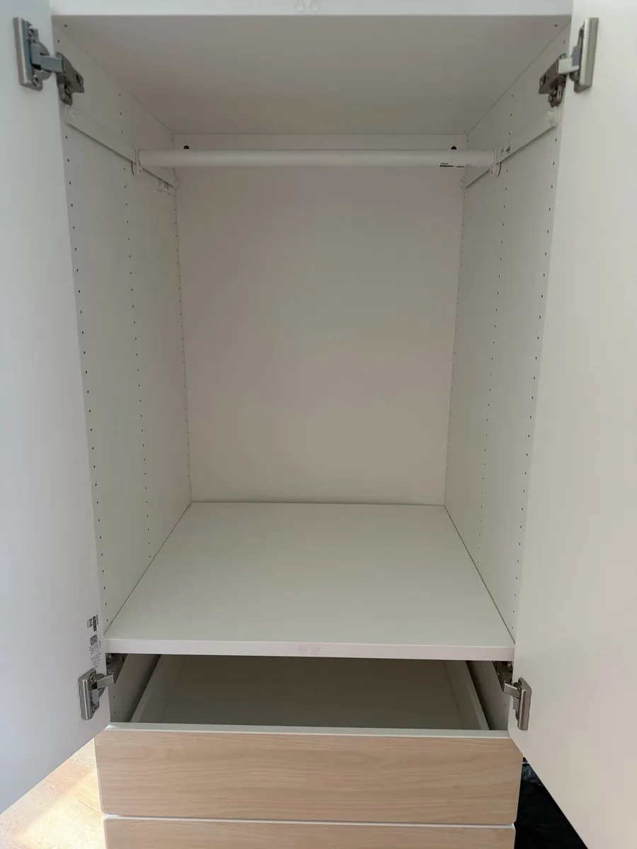 Child’s wardrobe - Image 3