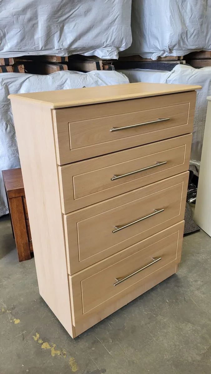 Chest of drawers