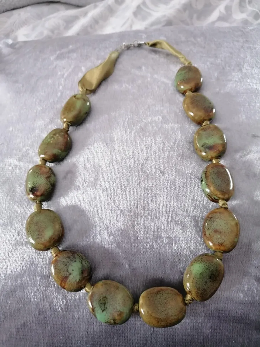 Vintage Chunky Green Stone Necklace & Bracelet Set - Image 2