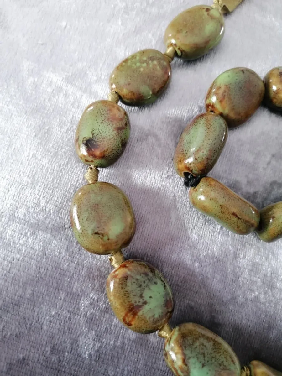 Vintage Chunky Green Stone Necklace & Bracelet Set - Image 4