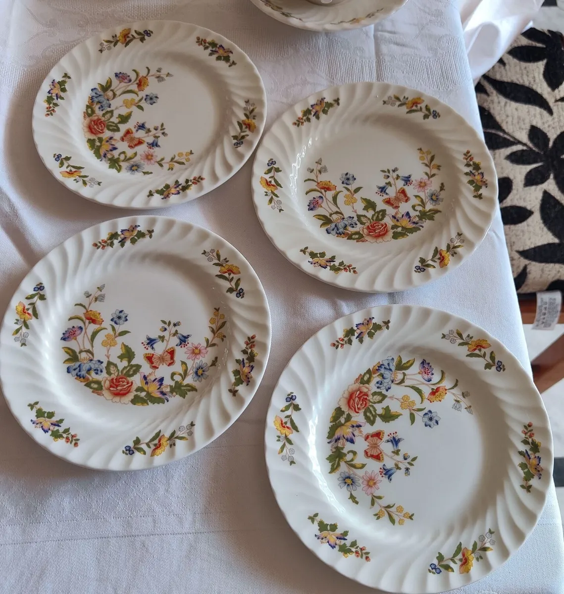 Bone china teacups. Aynsley "cottage garden. " - Image 3