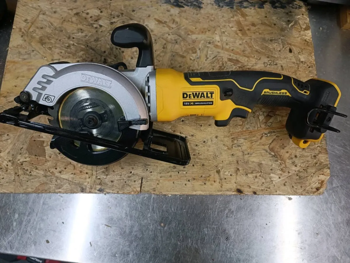 DeWalt dcs571 compact circular saw. Body only