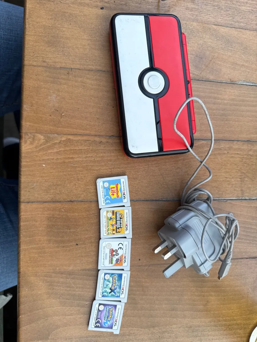 Nintendo 2ds Xl Pokeball Edition - Image 3