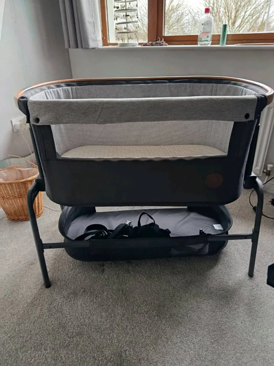 Beautiful Maxi Cosi Iora Crib - Image 2