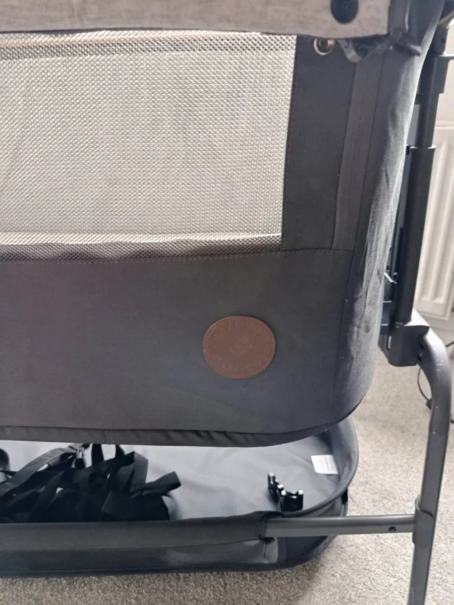 Beautiful Maxi Cosi Iora Crib - Image 3