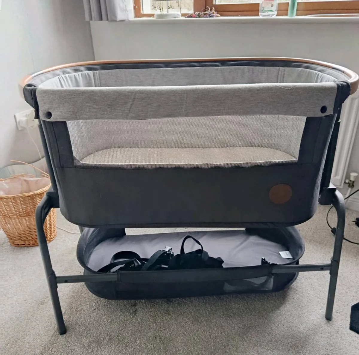 Beautiful Maxi Cosi Iora Crib - Image 1