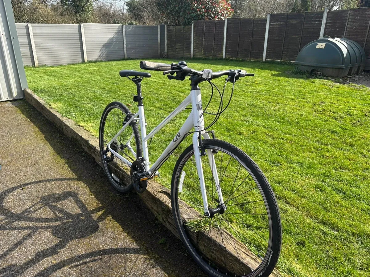 Women’s bike, Liv alight - Image 3