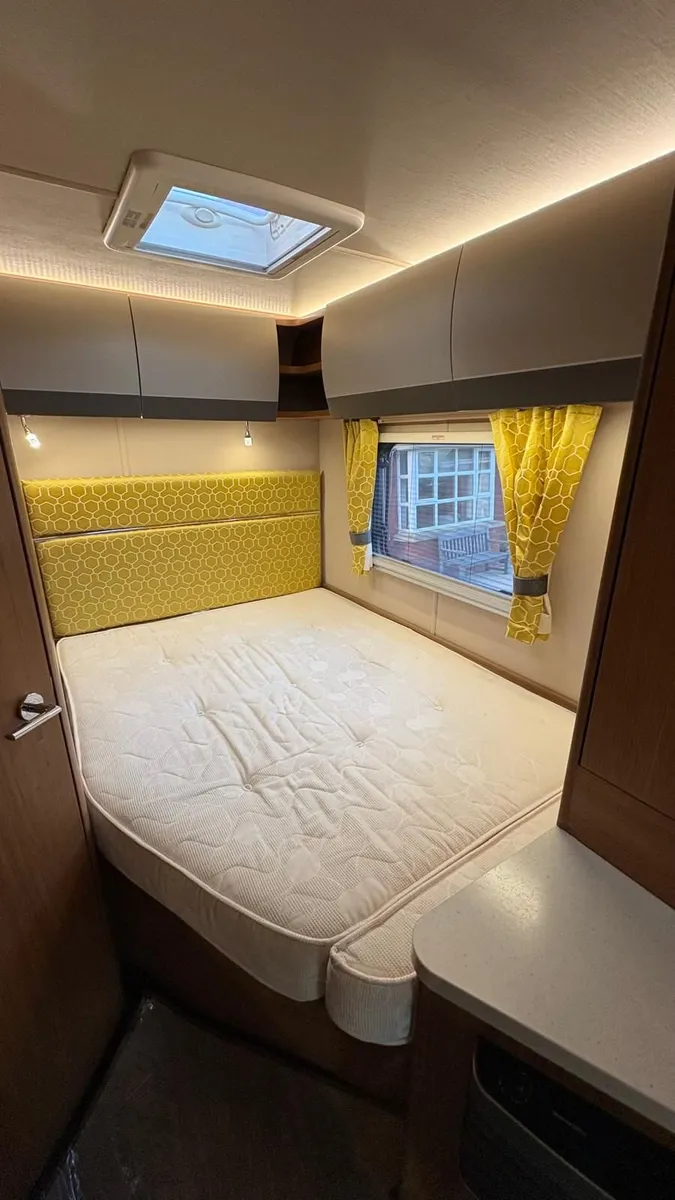 2019 AUTO TRAIL IMALA T715 LOW PROFILE FRENCH BED - Image 2