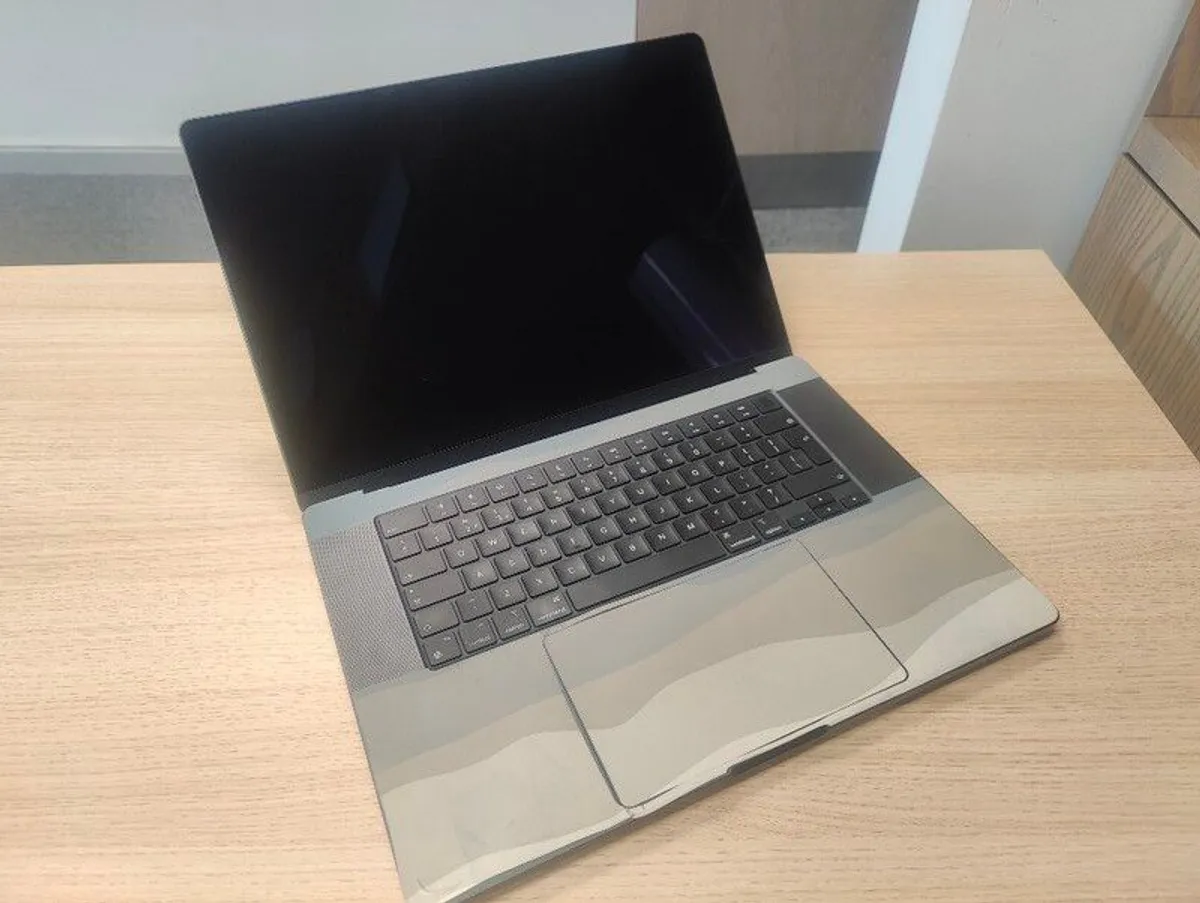 Macbook Pro 16" M4 Max 1Tb 36GB Space Black 2025 - Image 4