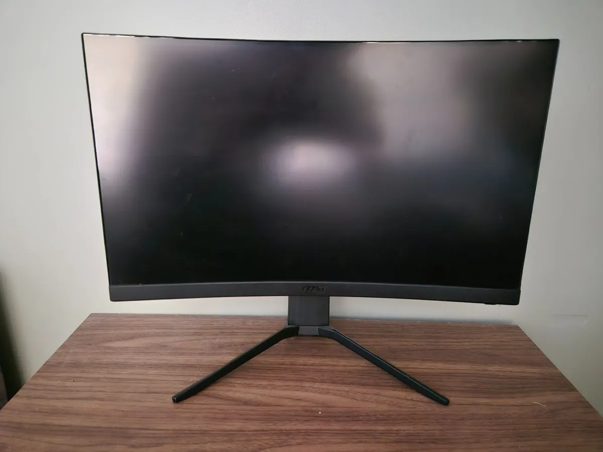 Gaming Monitor / MSI MAG241C / 144Hz 1080p / - Image 1