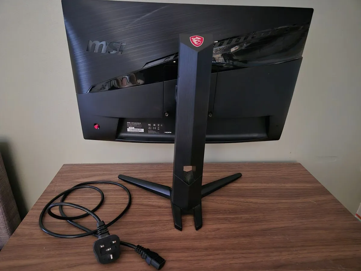 Gaming Monitor / MSI MAG241C / 144Hz 1080p / - Image 4