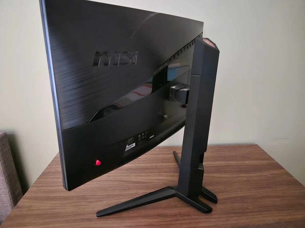 Gaming Monitor / MSI MAG241C / 144Hz 1080p / - Image 3