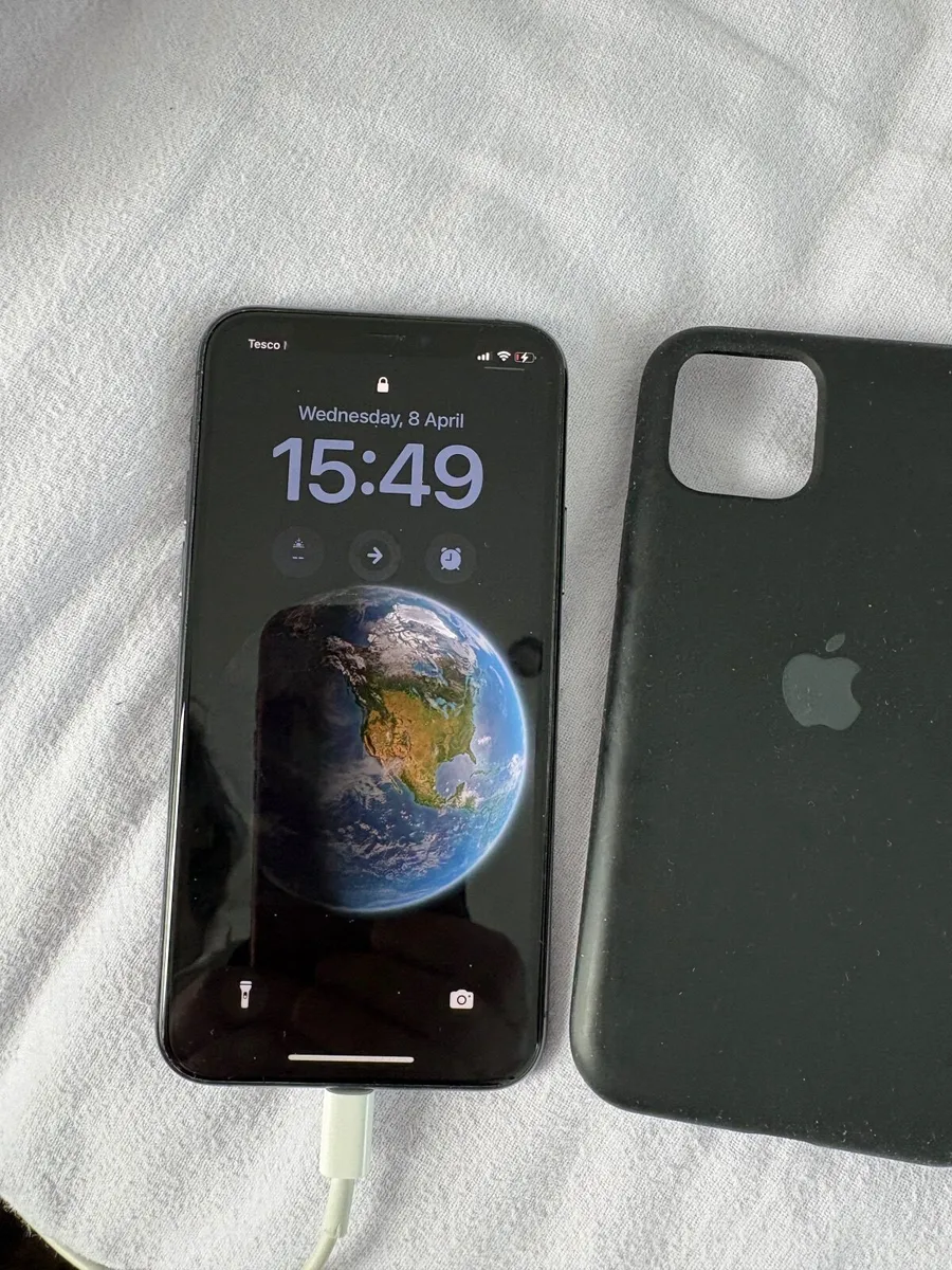 iPhone 11 Pro 64gb - Image 1